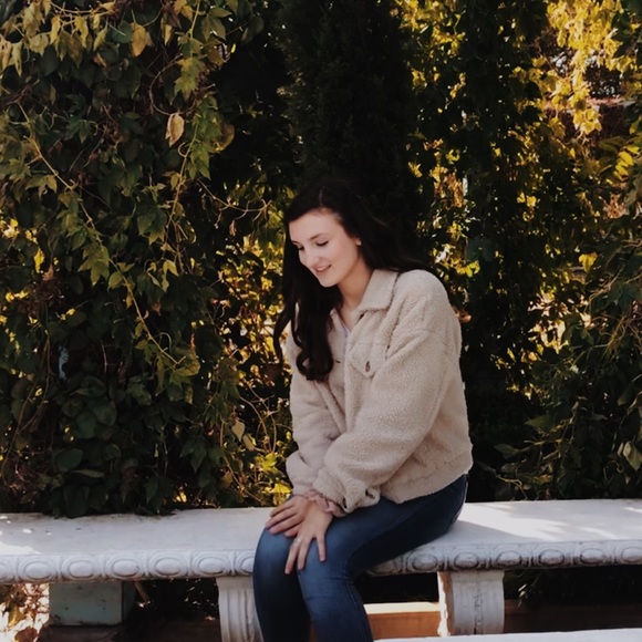 Meet your Posher, Makenna - Picture 1 of 1